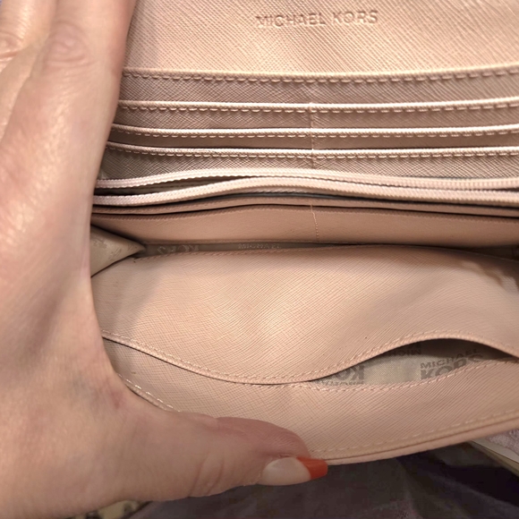 💥FINAL PRICE DROP💥💫Vintage Michael Kors "Continental" Pink Wallet💫 - Picture 3 of 4